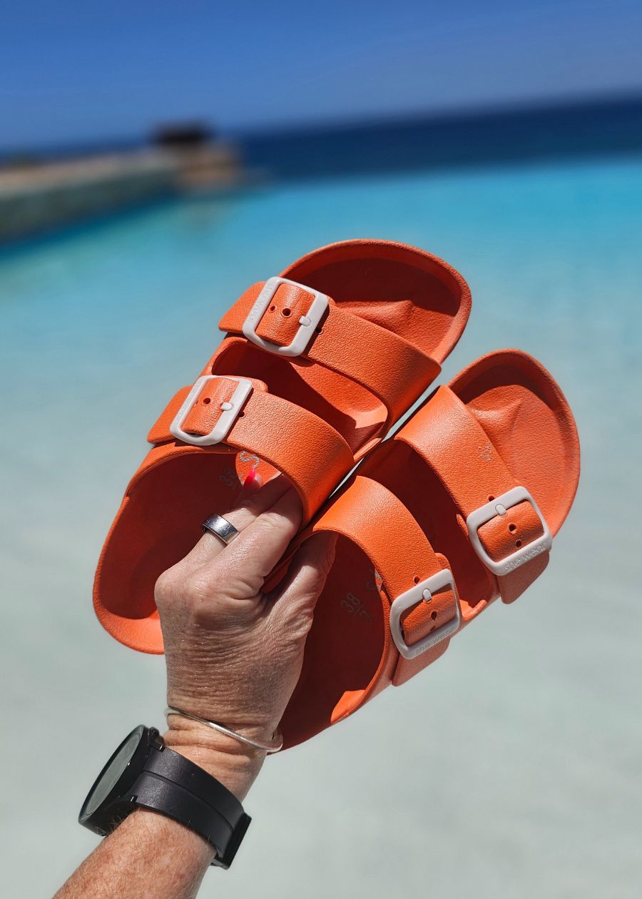 Chill: womens waterproof slides
