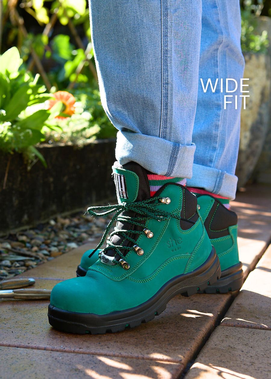 Does: wide fit women's hiker safety work boots