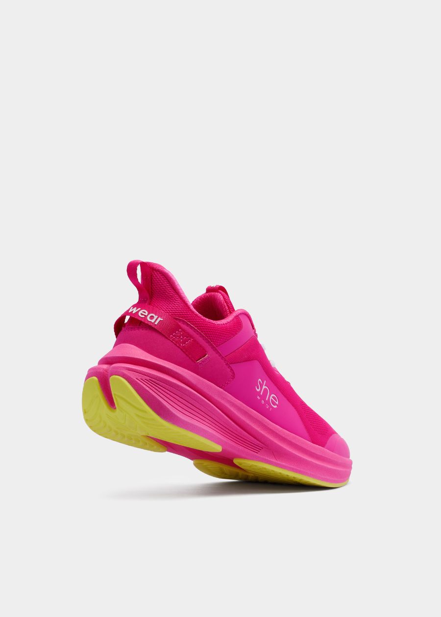 Pace: supportive women's walking shoe