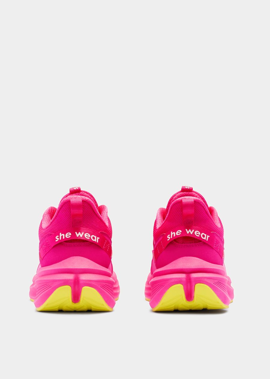 Pace: supportive women's walking shoe