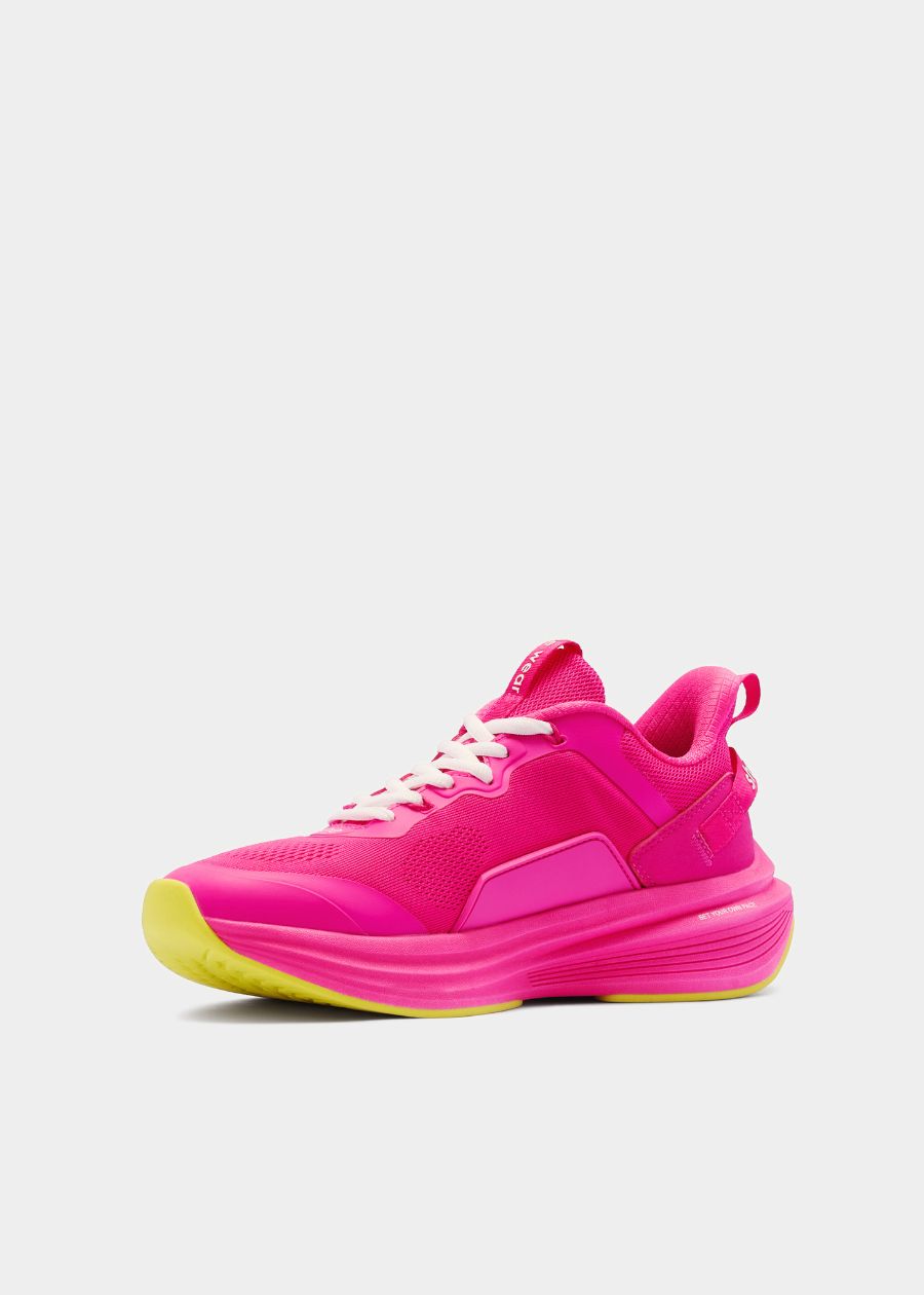 Pace: supportive women's walking shoe