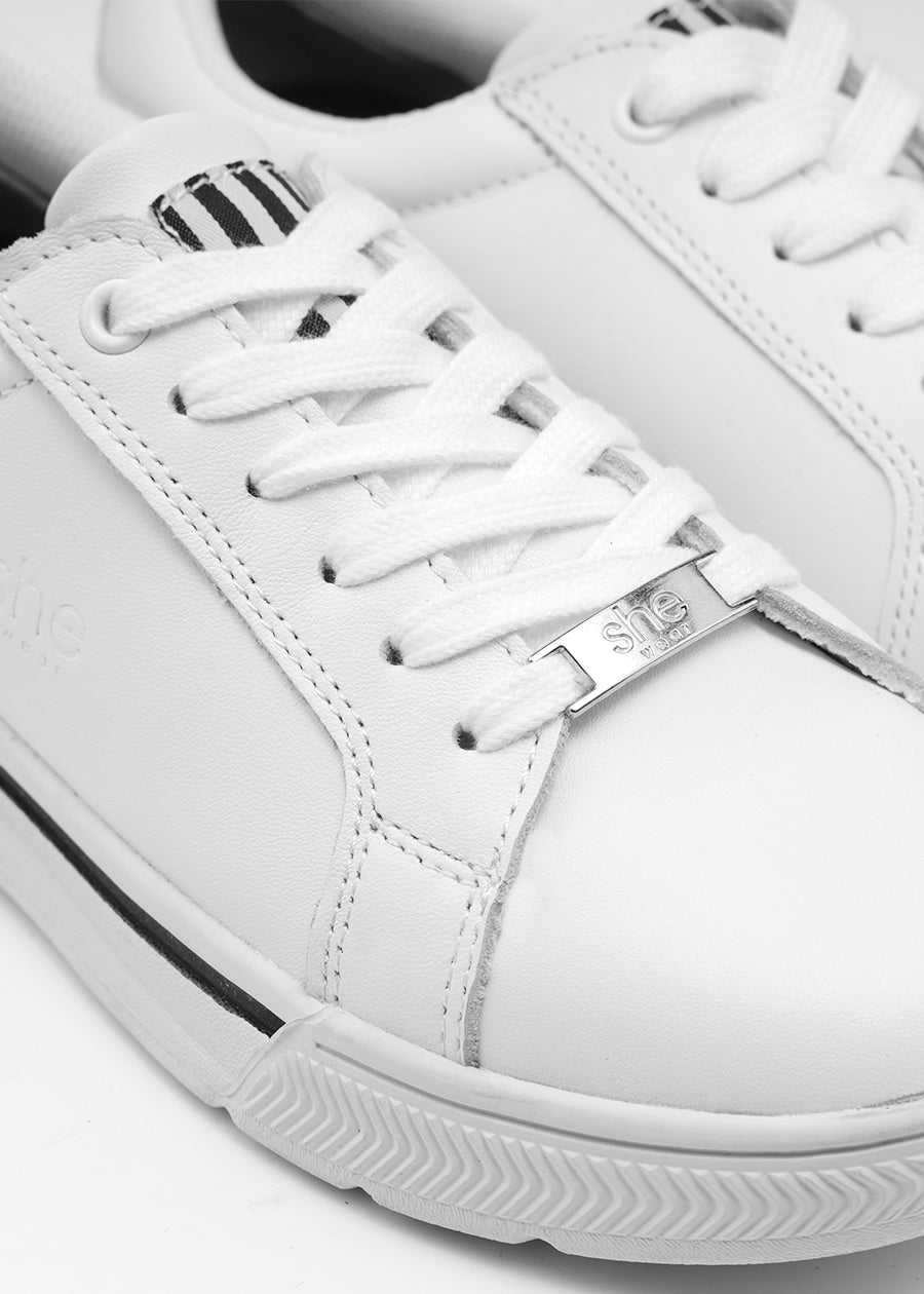 Supports 2: all day comfort womens sneaker