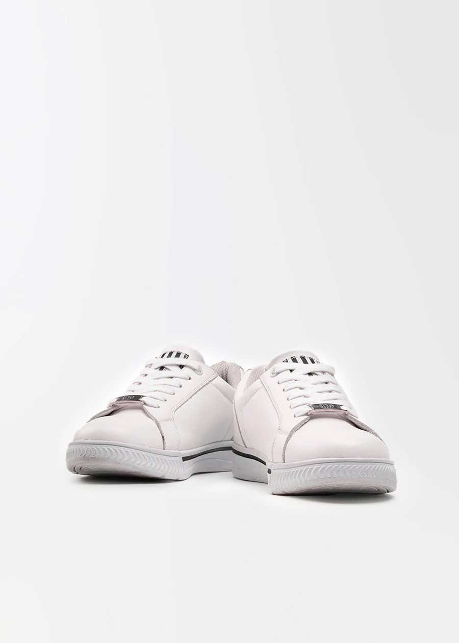 Supports 2: all day comfort womens sneaker
