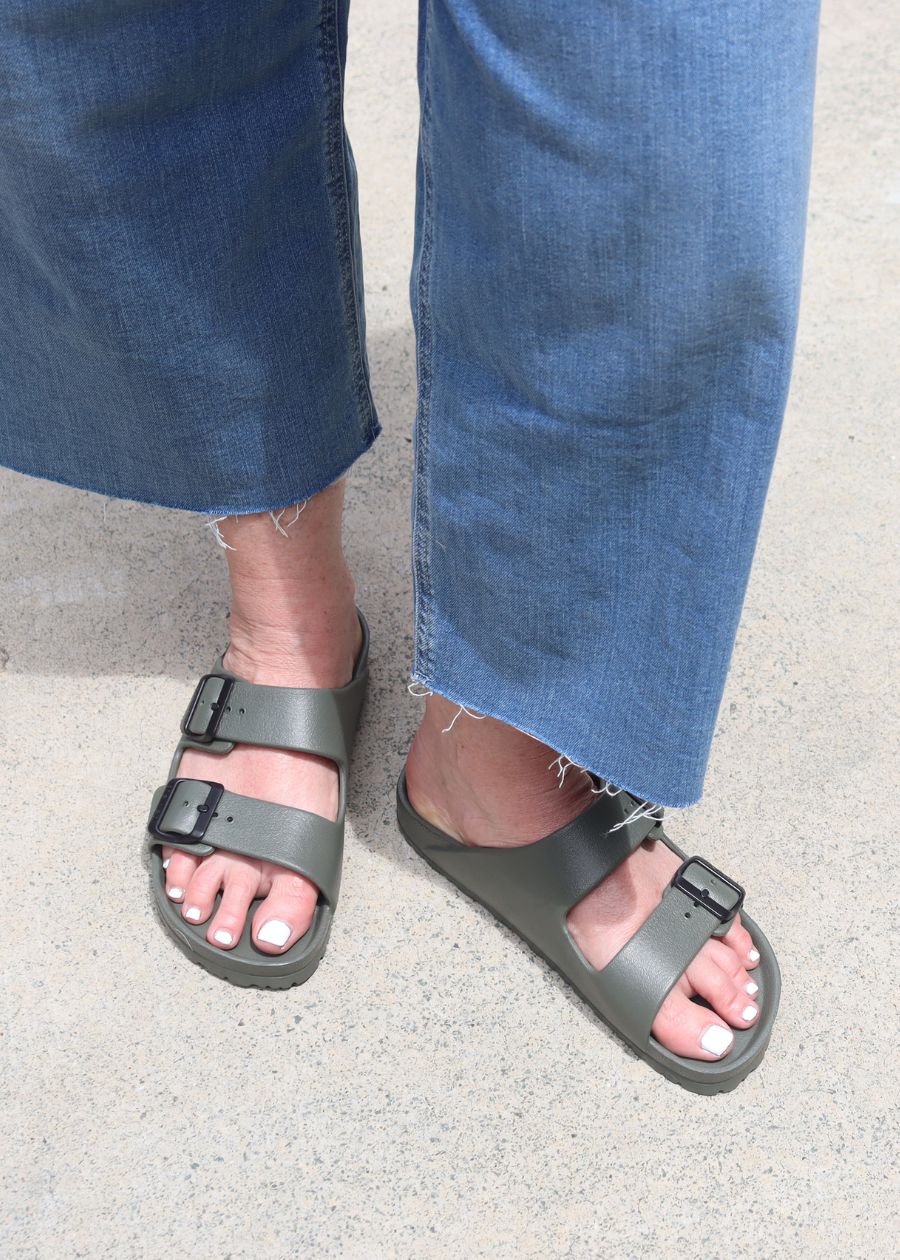 Chill: womens waterproof slides