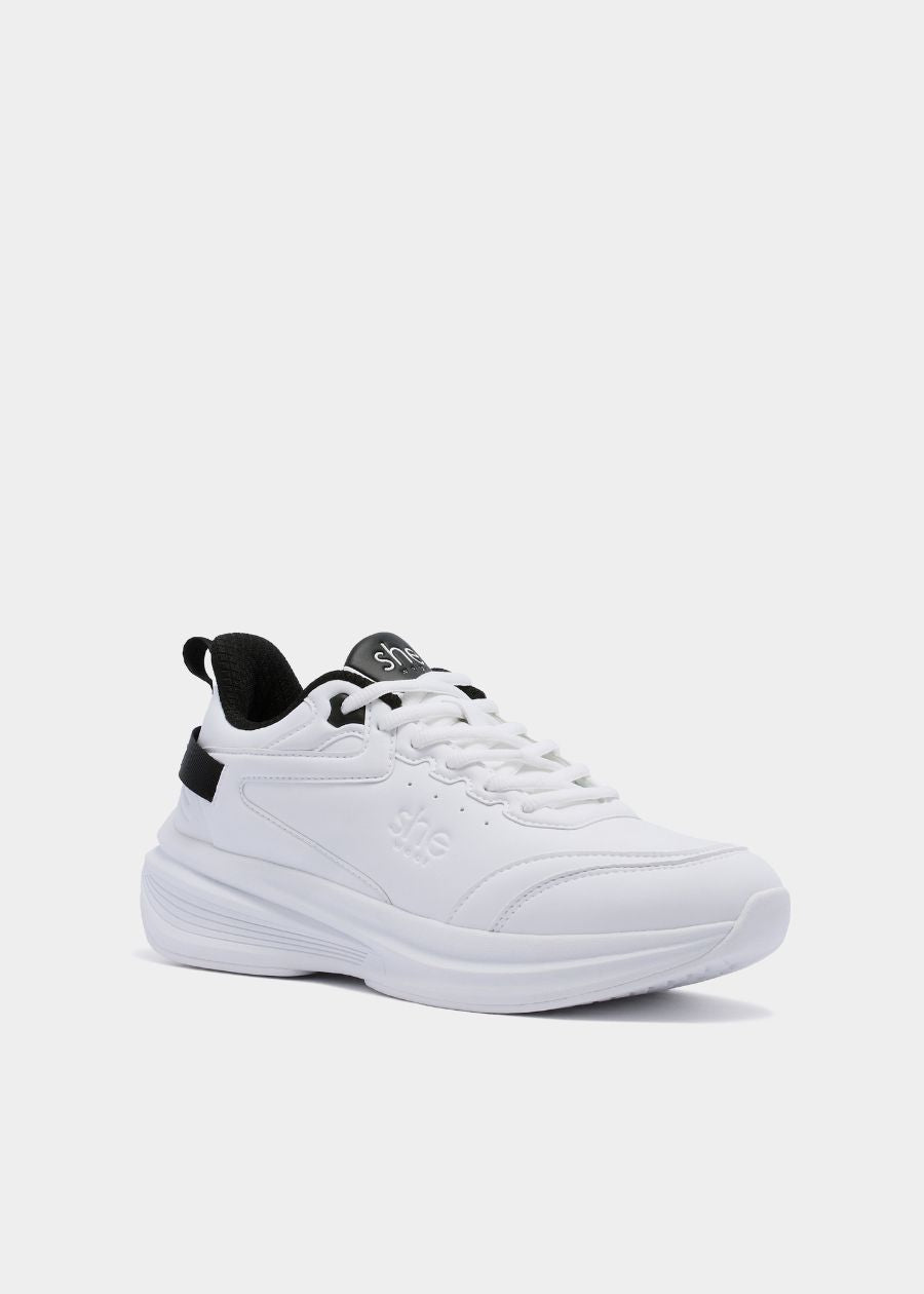 White waking shoe 