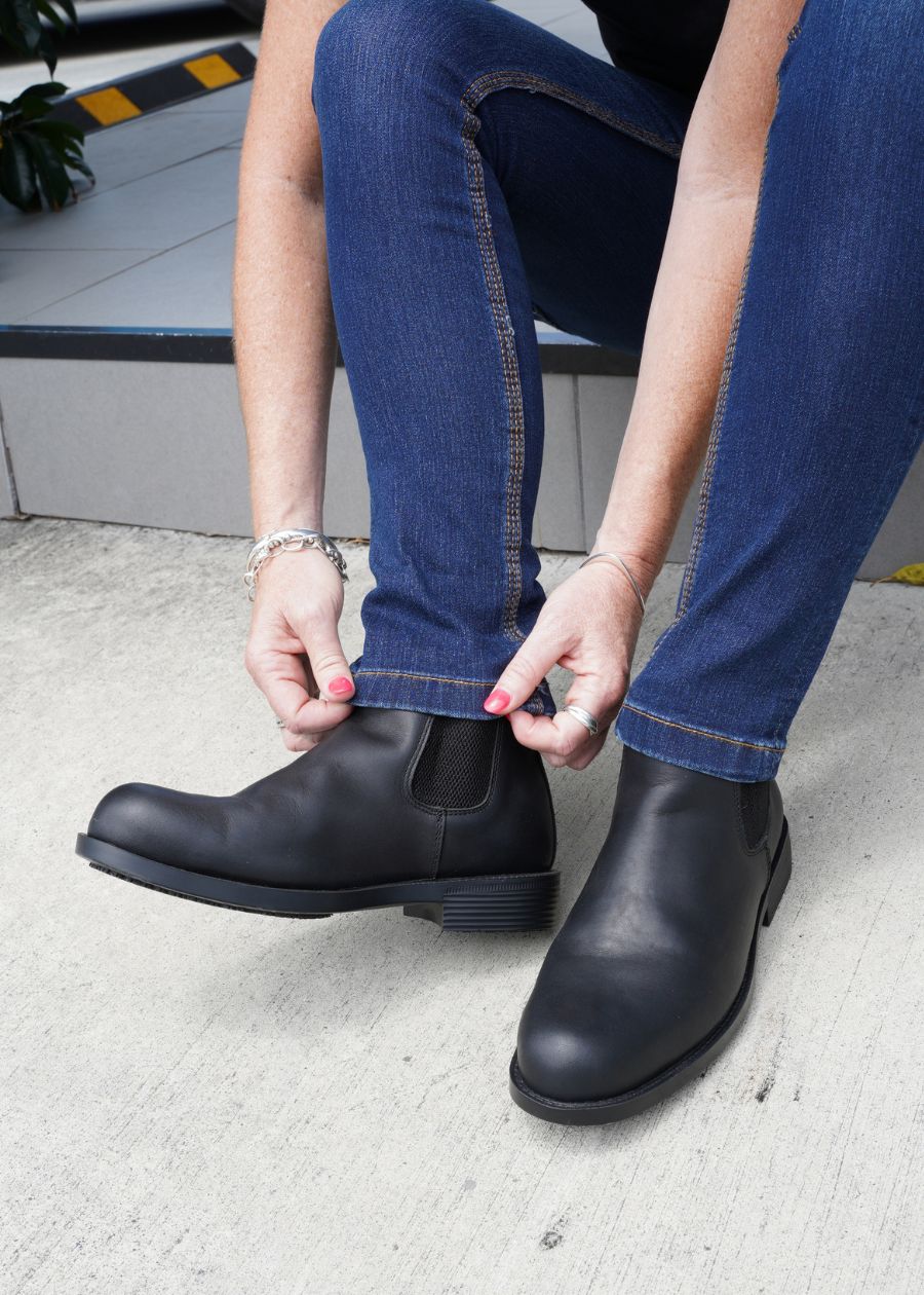 Succeeds: womens pull on dress safety boot