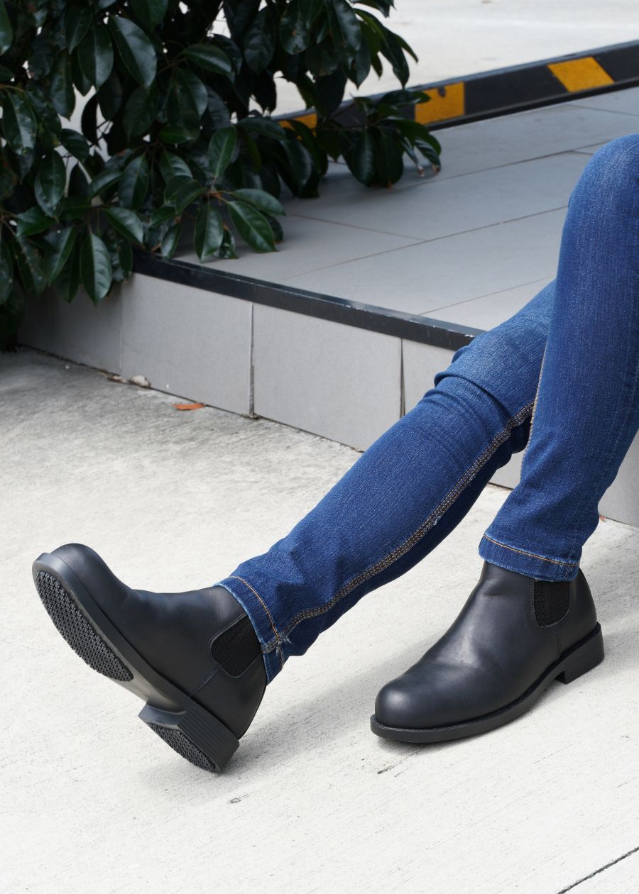 Succeeds: womens pull on dress safety boot
